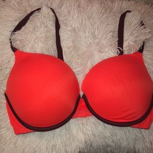 Pink by Victoria’s Secret 36D bra.